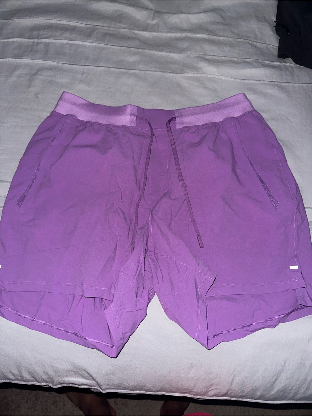 Lululemon men’s license to train shorts 5” size Large
